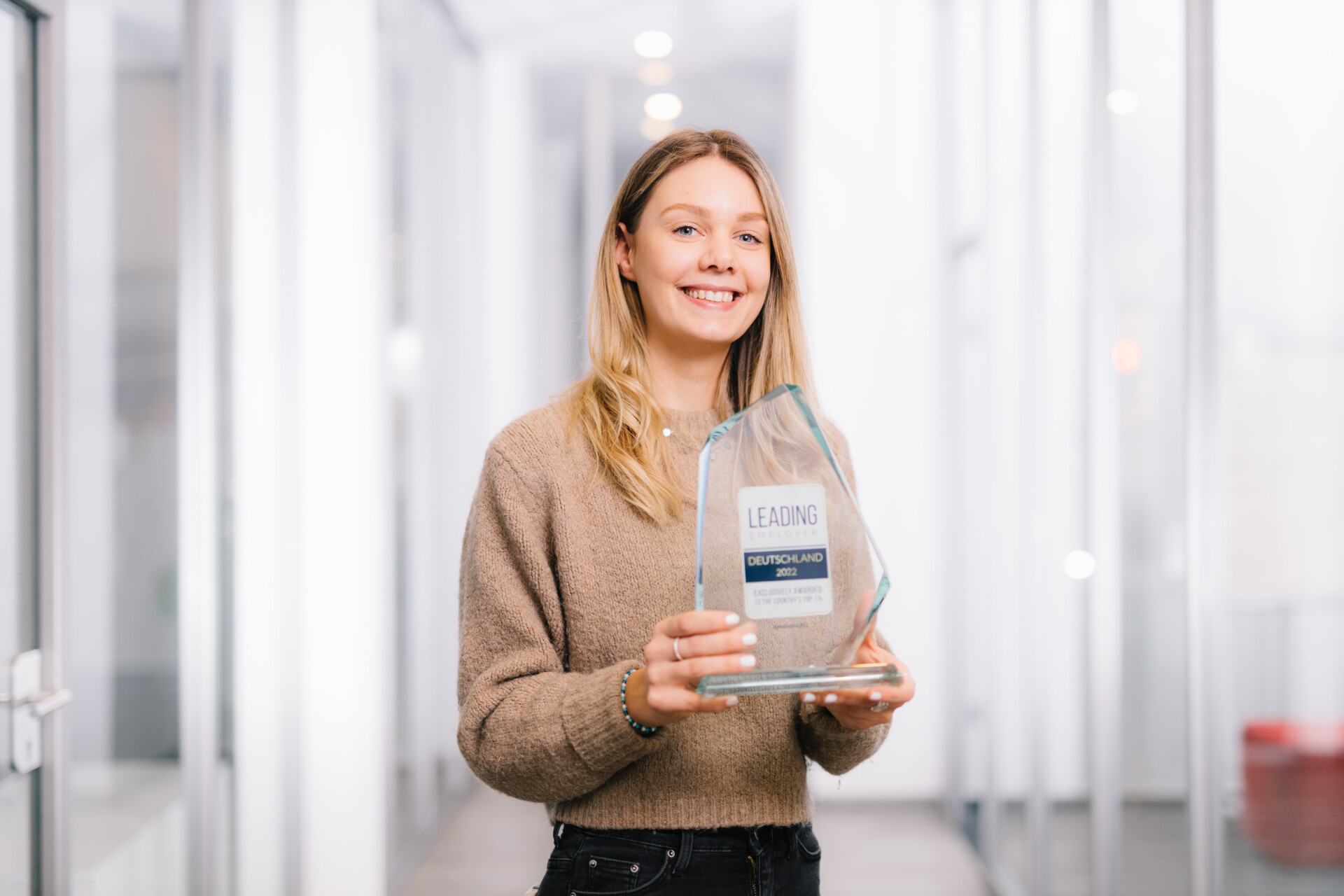 Janika Kläsener – Leading Employer Award 
symmedia – For machines 